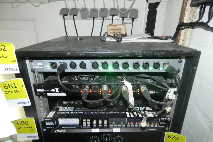 Showtec - DMX Splitter 8 channel Modell: DB-1-8/3